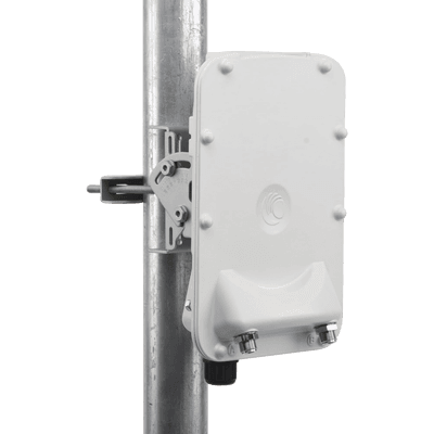 PTP-550 Hasta 1.36 GBps / 4910 - 6200 MHz / 802.11 AC Wave 2 MU-MIMO 4: 4x4 / BackHaul Conectorizado / Ideal para distancias de +80 km (C050055H014A)